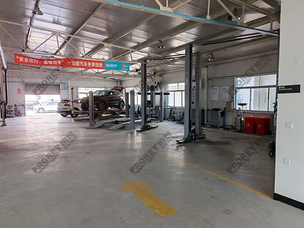 山東寶能4S店-威海經開鑫通汽車城寶能店-龍門舉升機2